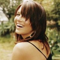 Mandy Moore Siap Botak